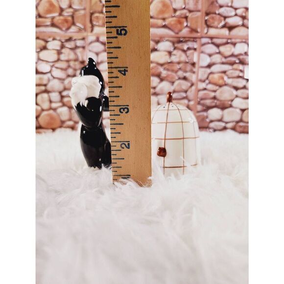 Vintage Looney Tunes Tweety & Sylvester Salt & Pepper Shakers - 1997 - Picture 5 of 9